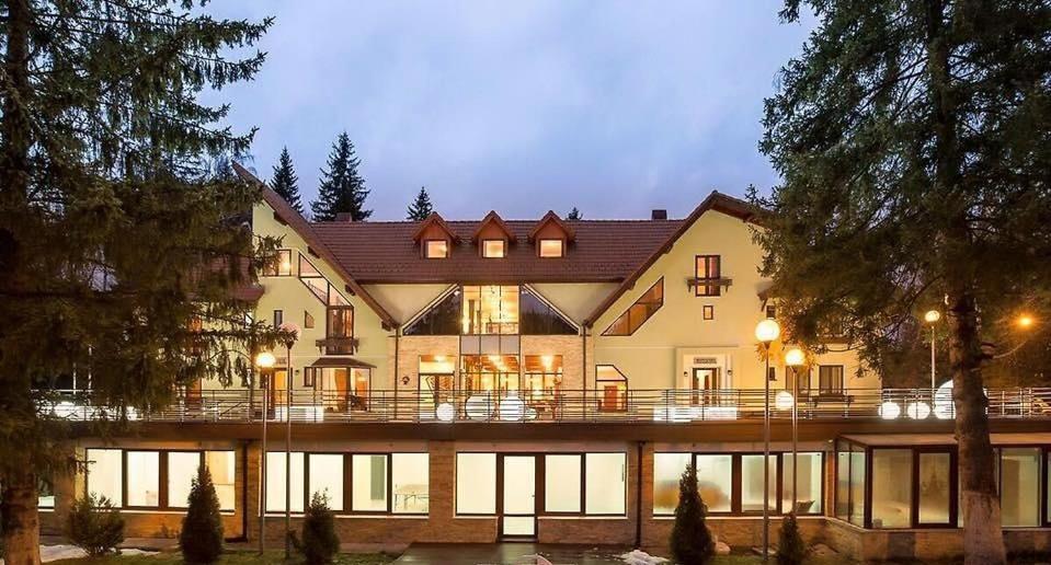 Vila Pinul Si Mesteacanul Poiana Brasov Bagian luar foto